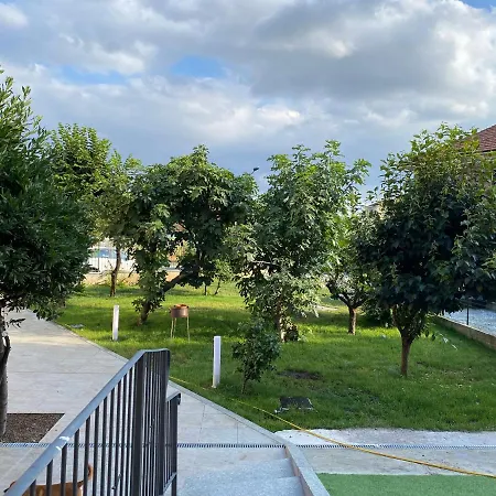 Casa Con Giardino 2 *